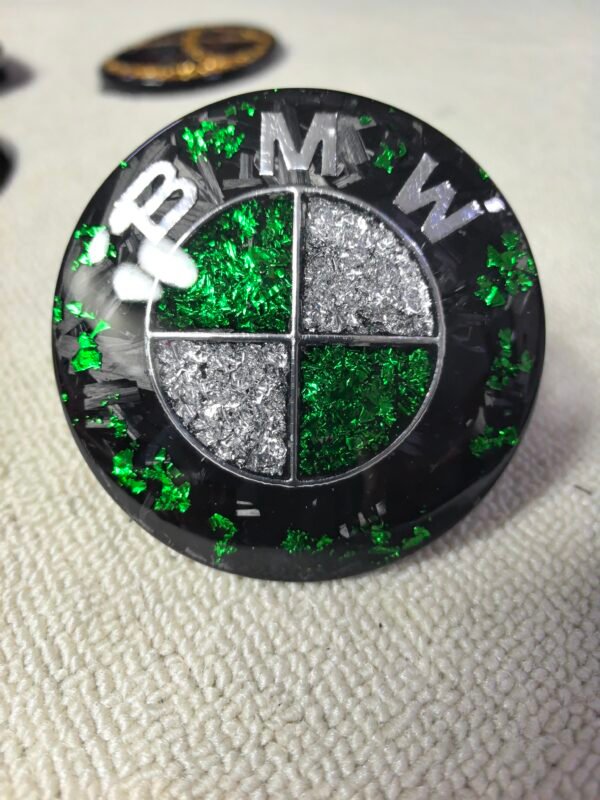 31db8e7bd861f99d2a066ffb42e070cc Carbon fiber car emblem